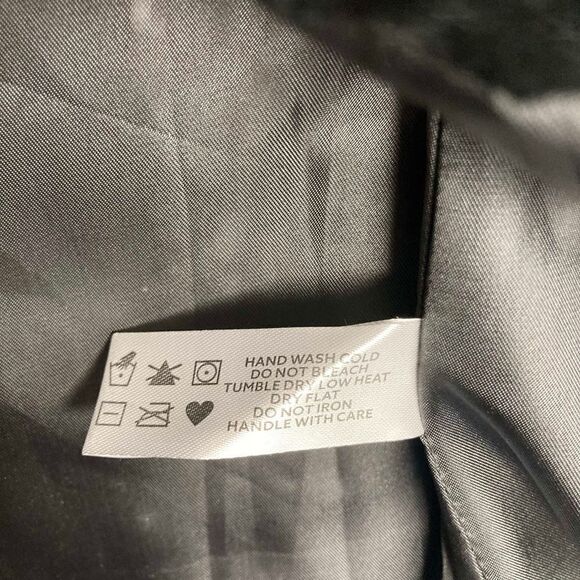 ORIGINAL USA B2B Faux Fur Hooded Vest Size Small/Medium Black‎ New Without Tags - Picture 6 of 8